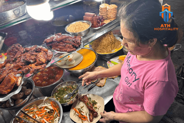 tour ẩm thực hẻm sâu Sài Gòn ban đêm 6 com-tam-dem