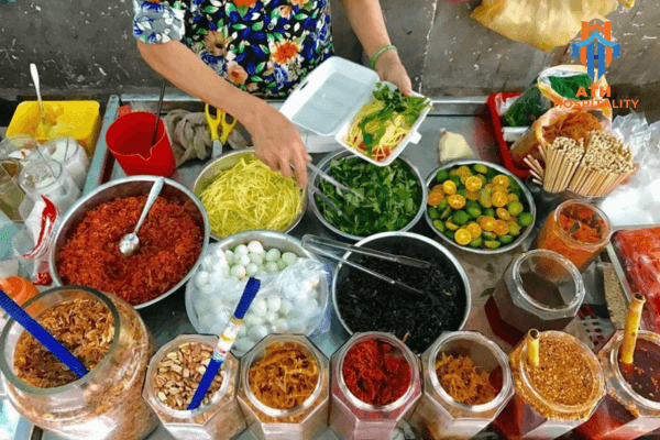 tour ẩm thực hẻm sâu Sài Gòn ban đêm 2 hem-200-xom-chieu