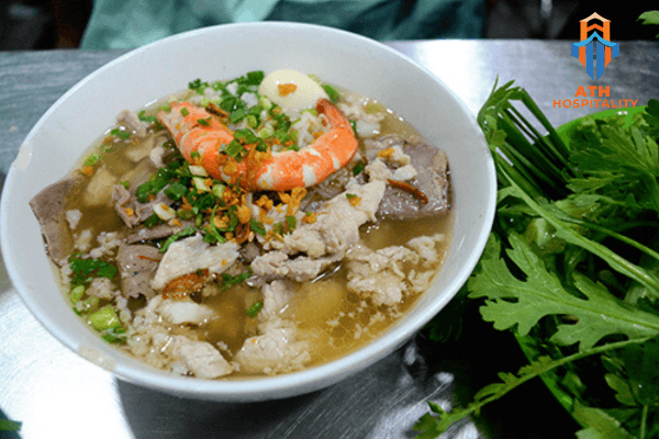 tour ẩm thực hẻm sâu Sài Gòn ban đêm 7 hu-tieu