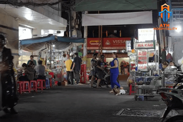 tour ẩm thực hẻm sâu Sài Gòn ban đêm 4 le-van-sy